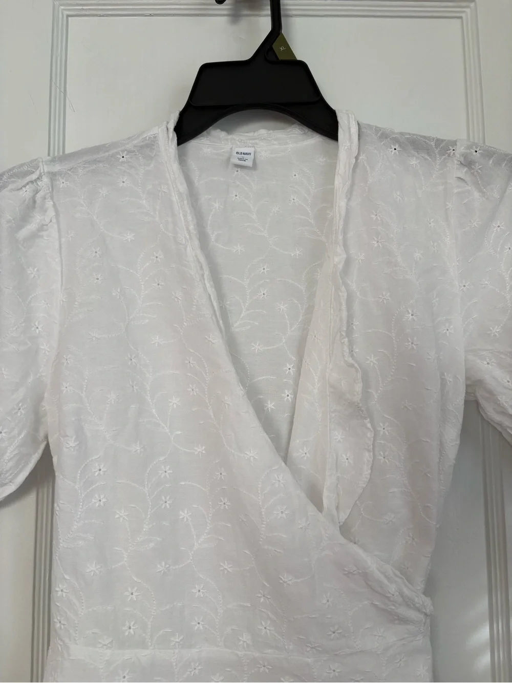 Old Navy White Embroidered Eyelet Wrap Blouse Puff Sleeve, Sz: Medium